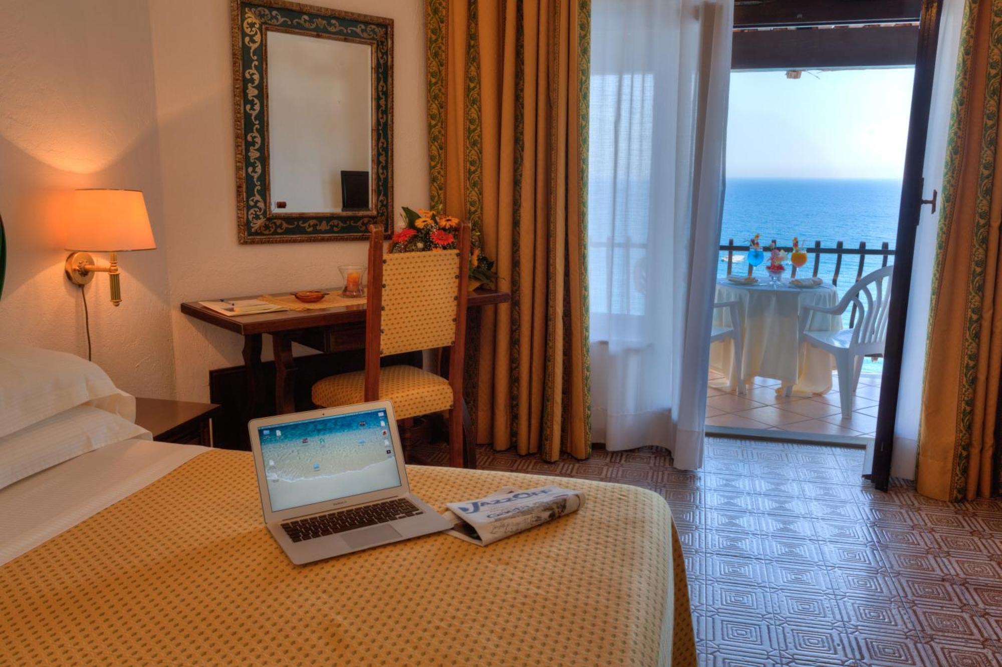 Grand Hotel Le Rocce Gaeta Bagian luar foto