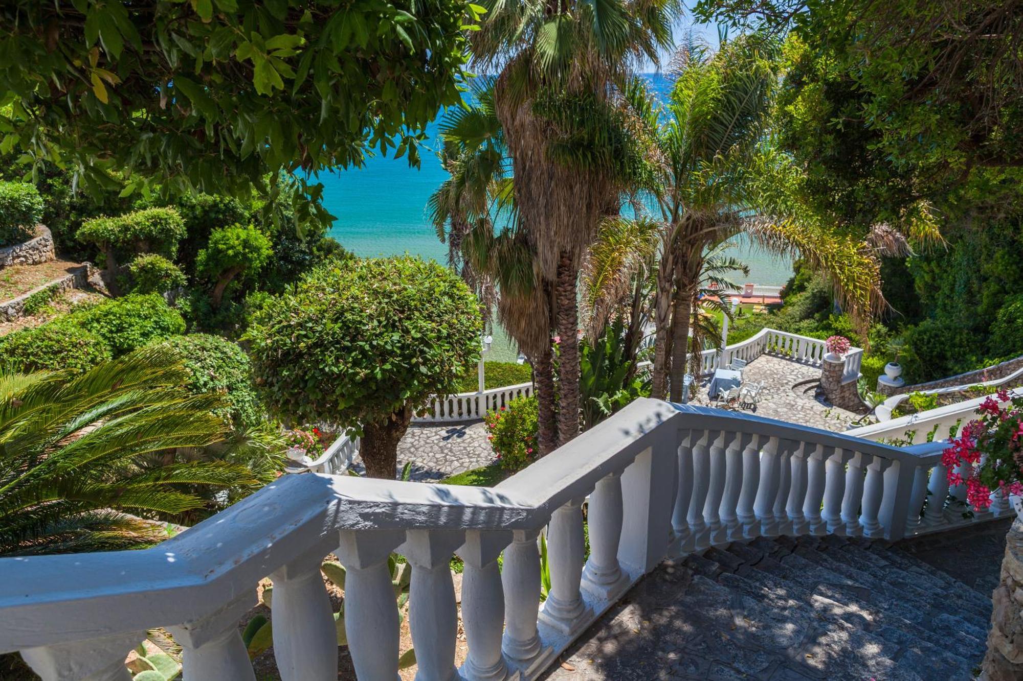 Grand Hotel Le Rocce Gaeta Bagian luar foto